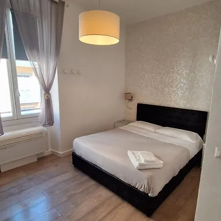 拉吉奥索尔旅馆 3*