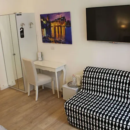 拉吉奥索尔旅馆 3*